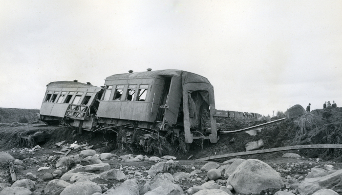 Image: In remembrance of the Tangiwai disaster, 60 years ago on 24 December 1953 (https://www.flickr.com/photos/archivesnz/11440508555) by [unknown] on Flickr. Collection: Archives New Zealand.
