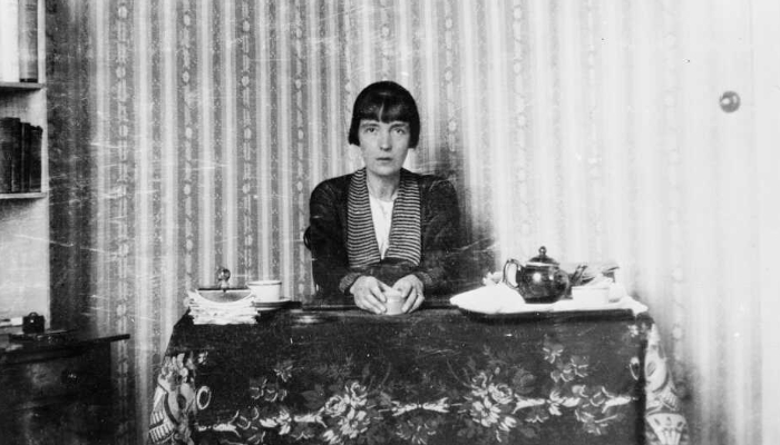 Image: Katherine Mansfield (https://natlib.govt.nz/records/22402892) by Ida Baker. Collection: Alexander Turnbull Library, Ref 1/2-011985-F.

