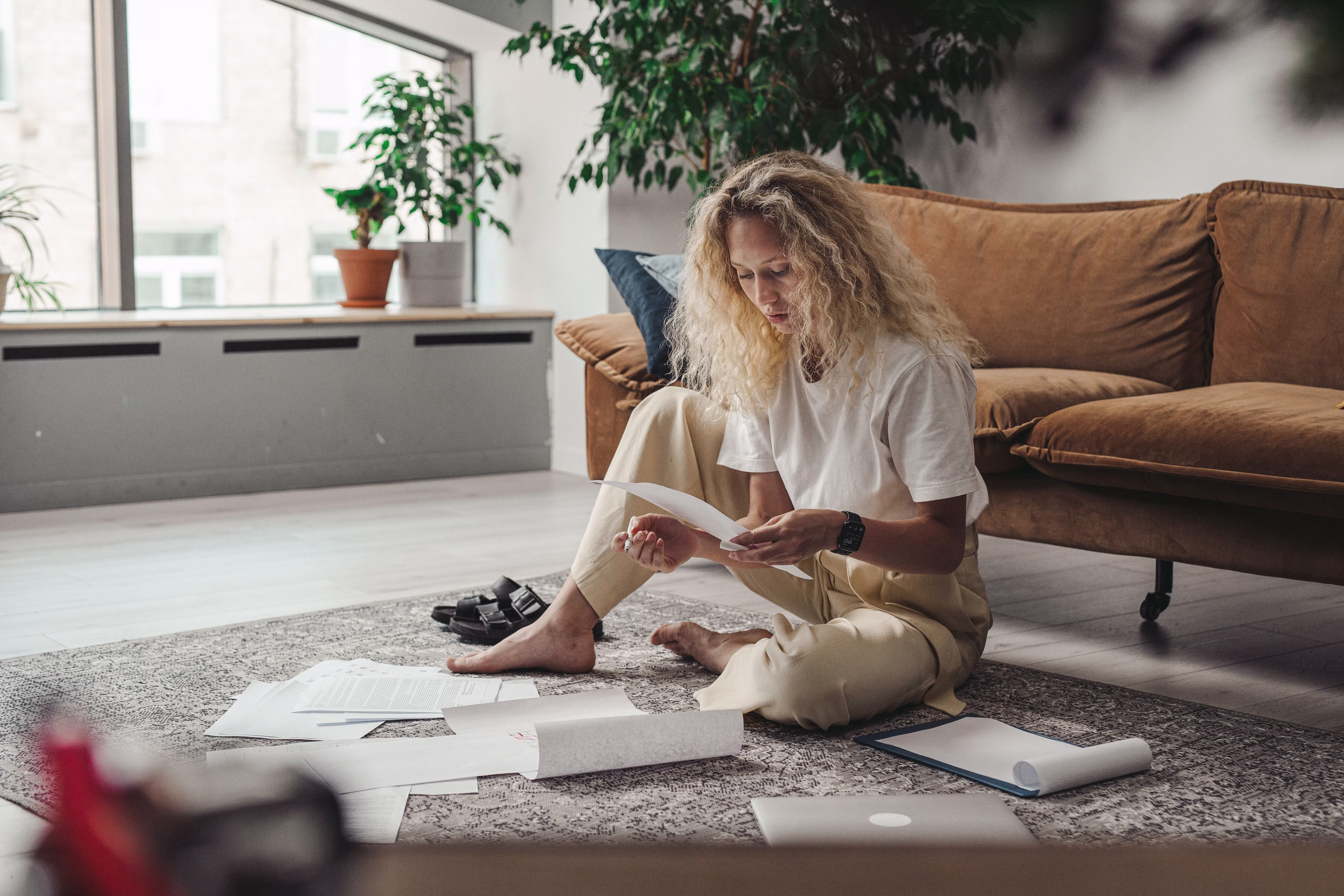 girl looking at life admin work