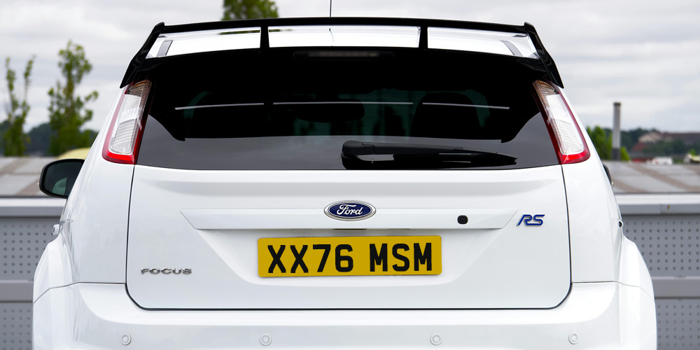 vehicle with new 76 licence plate