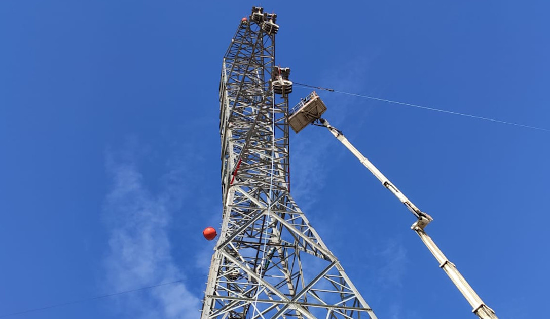 Installation of high voltage transmission lines with Dynamica SK99