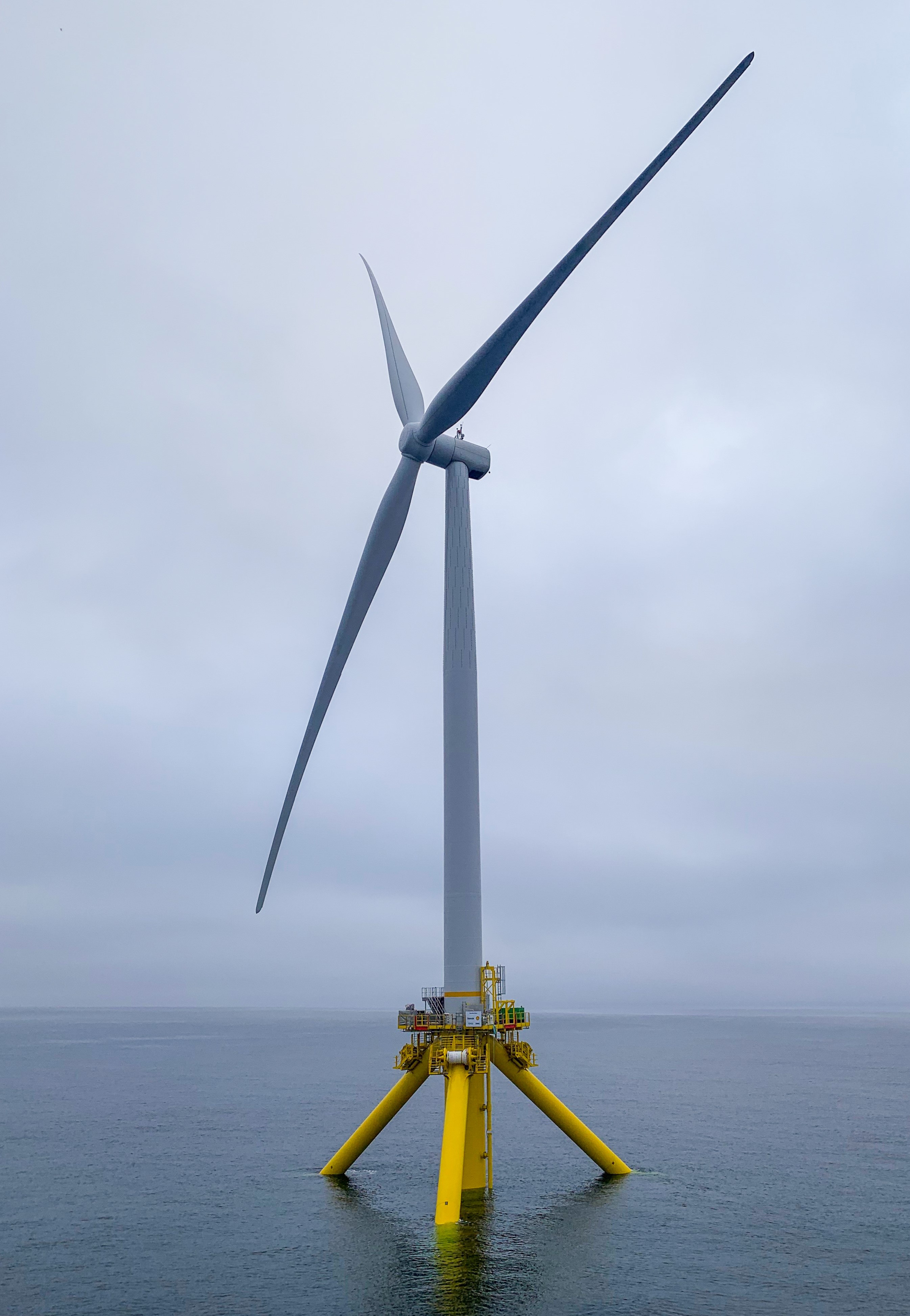 FOWT - Floating Offshore Wind Turbines Mooring Systems