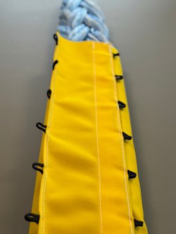 Covers med snørreluk gul