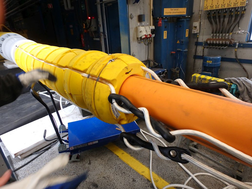 FPSO flexible pull-in rope system with Dynamica winch rope