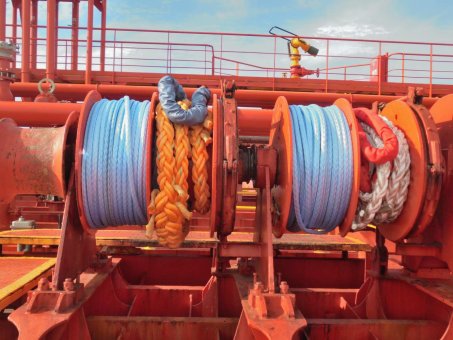 Mooring & towing ropes and lines for ships & tugs - HMPE/Dyneema