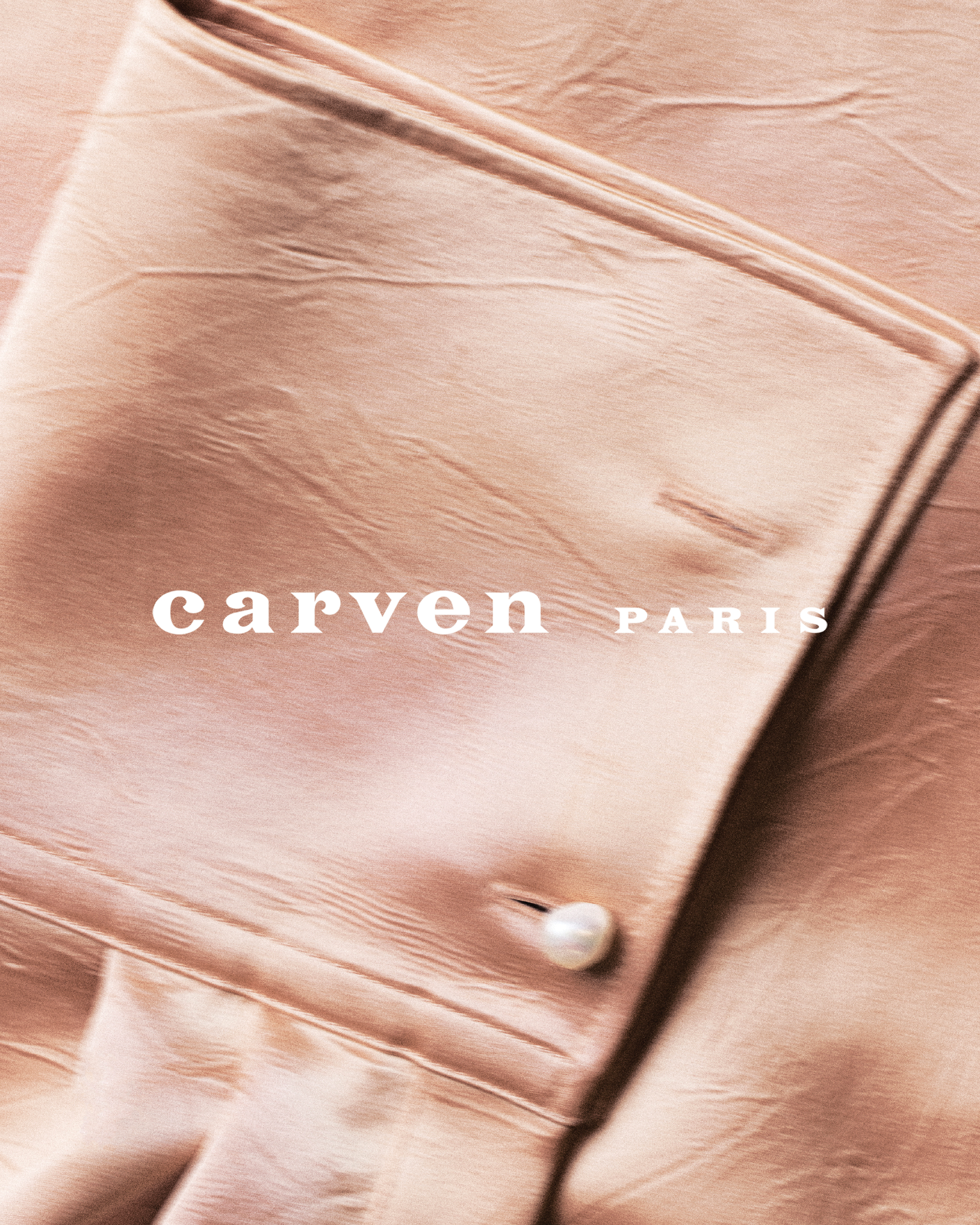Carven Winter Edito 25 4x5 06 LOGO 1