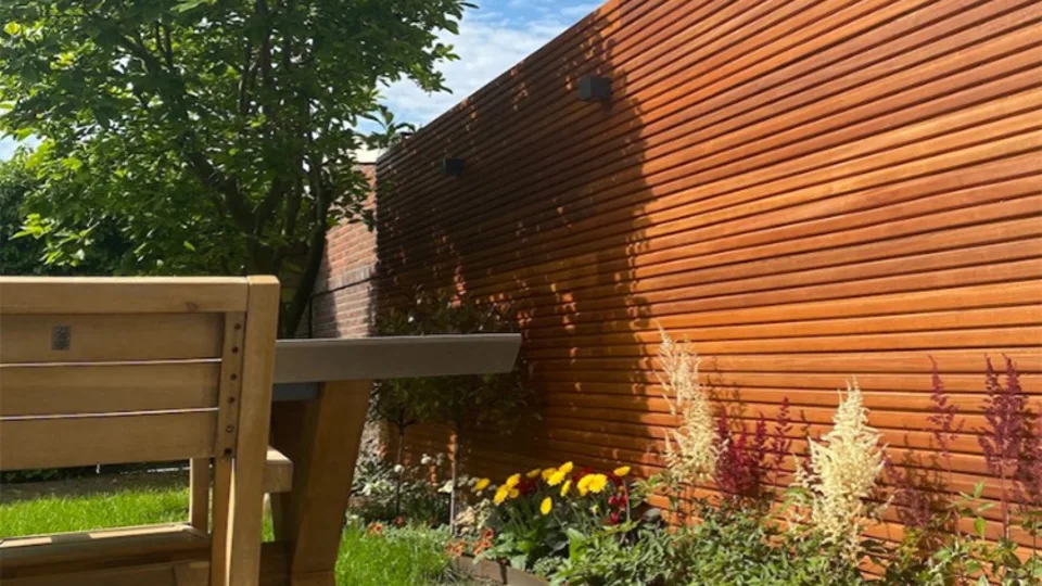 Hardhouten gevelbekleding