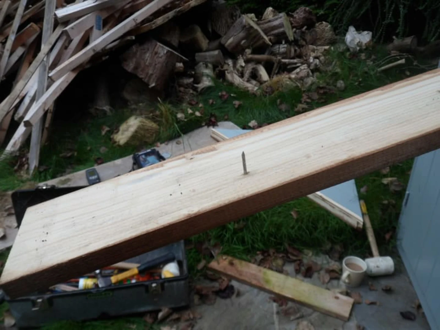 removed-nails-in-log-cabin-fascia