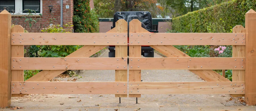 werkwoord Bende regeling Zelf houten oprit poort maken Hoe Toeganspoort bouwen - Gadero