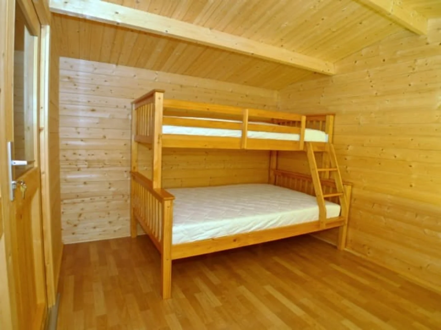 laminated-log-cabin-floor