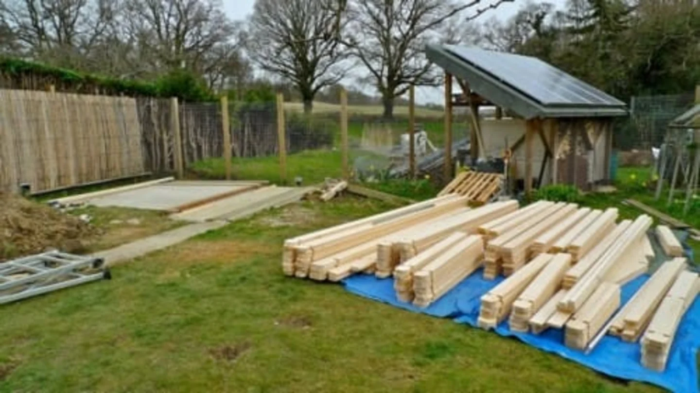 log-storage-log-cabin-500x281