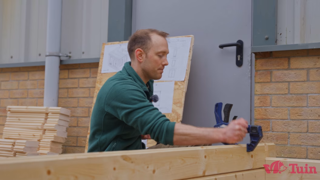 common-log-cabin-or-summerhouse-installation-problems-2