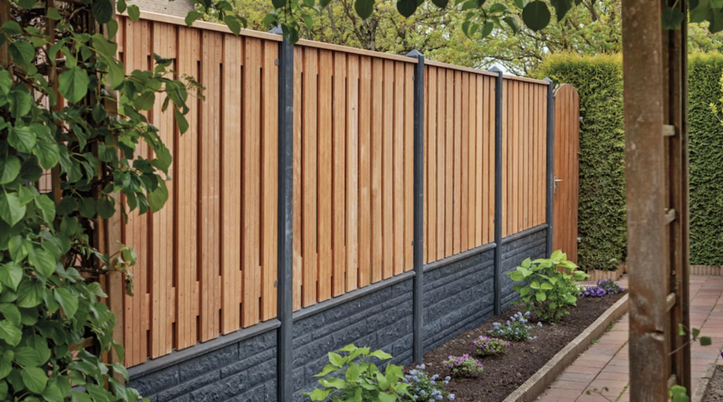 Palissade en bois et béton