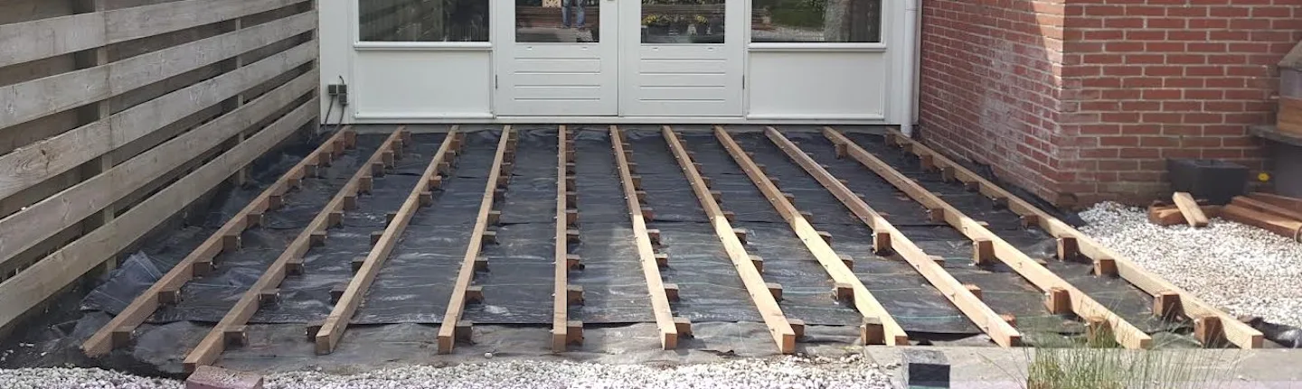 Decking foundation beams