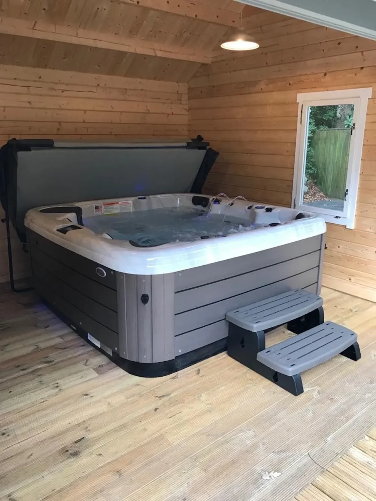 Hot-tub-clockhouse