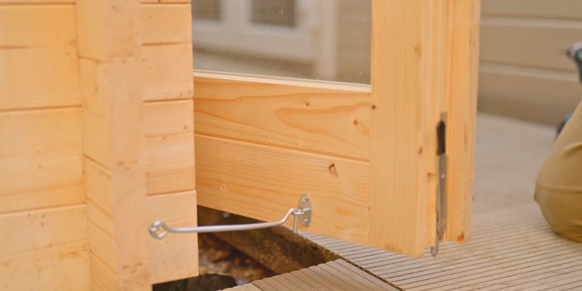how-to-finish-log-cabin-or-summerhouse-installation