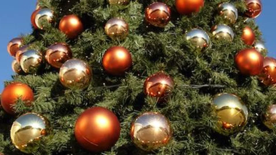 mega grote kunstkerstboom grote kerstballen