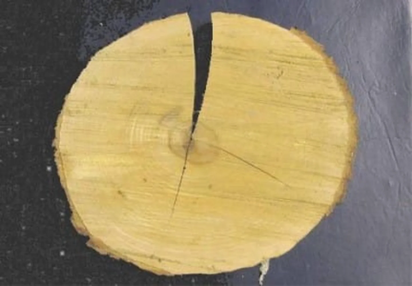 Radial crack