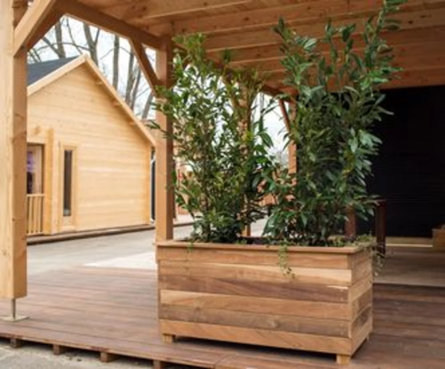 Buiten bloembakken hout