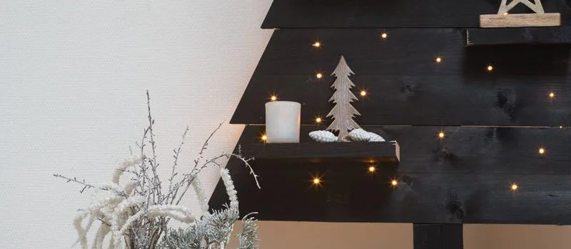 houten kerstboom met led zwart