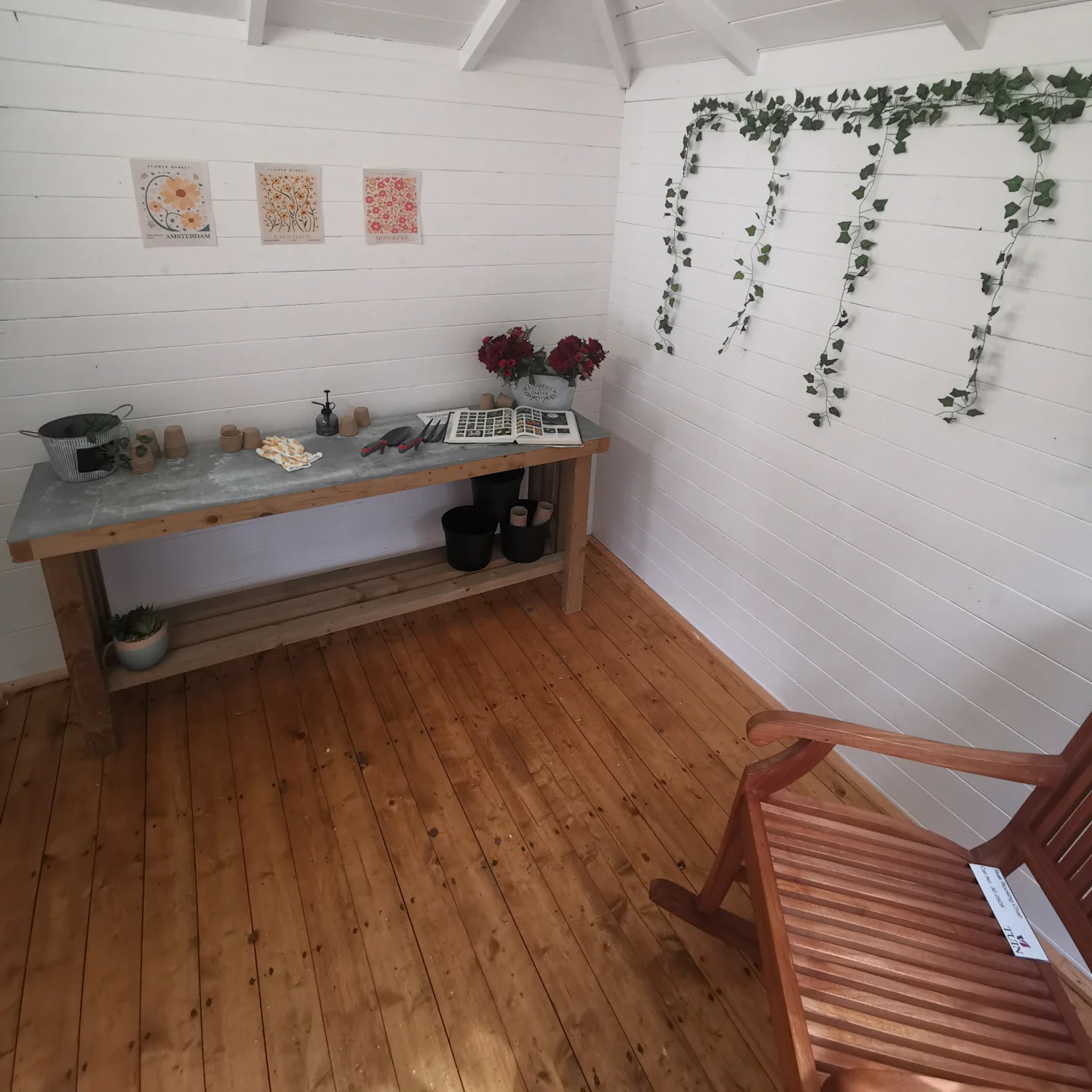 Kennet-Inside-Cabin