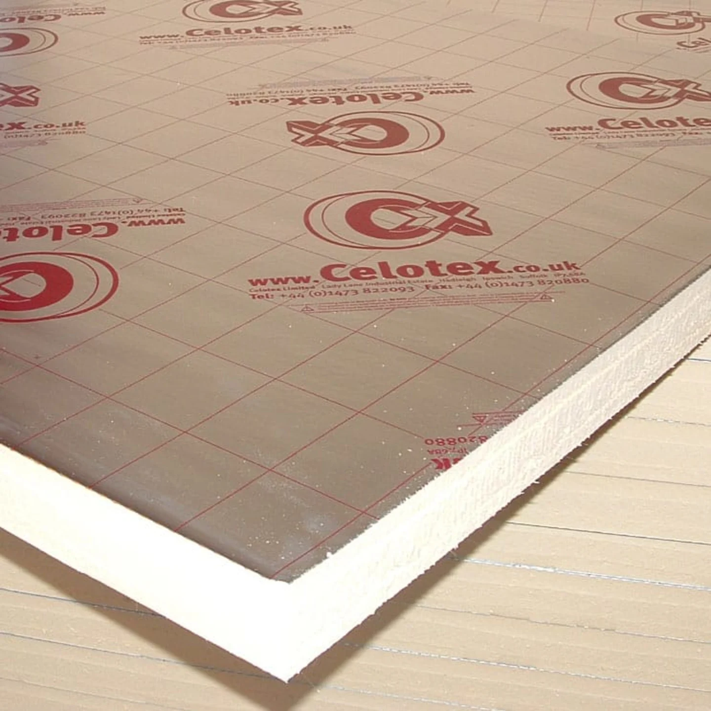 celotex-log-cabin-insulation