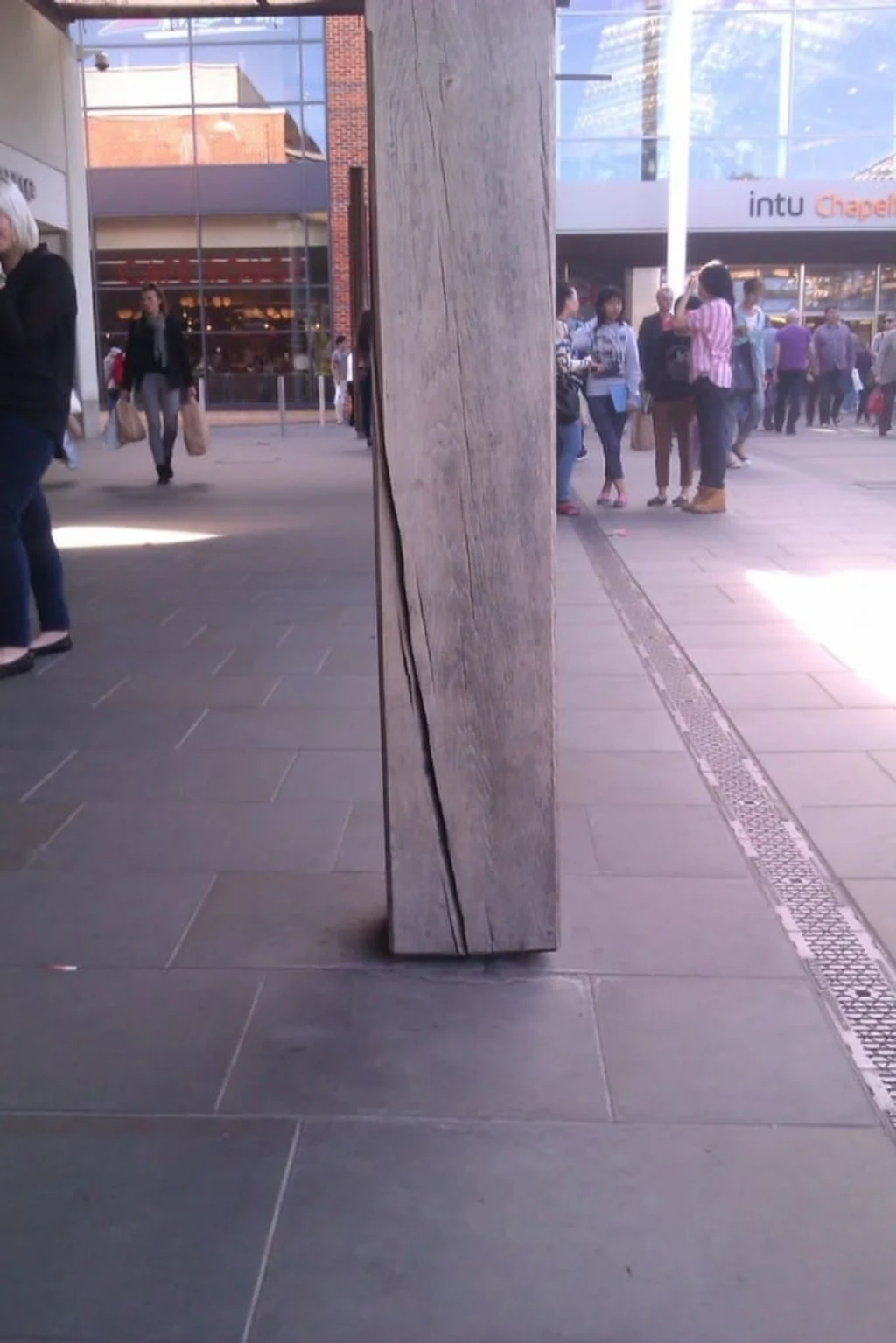 Timber splits in construction