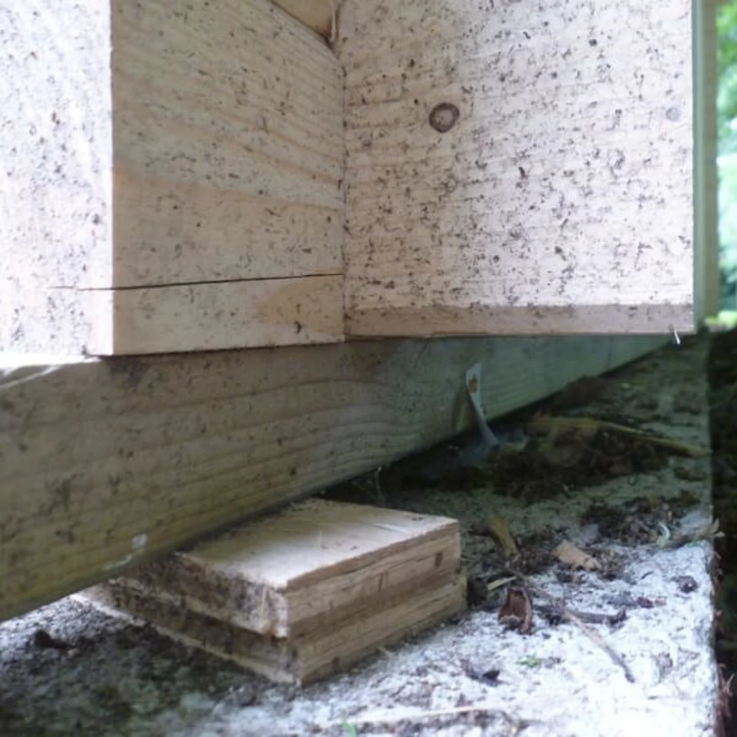 Poor log cabin support