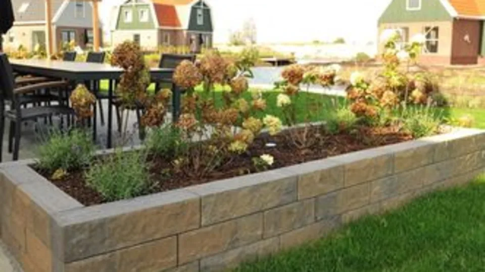 Excluton Rock Walling