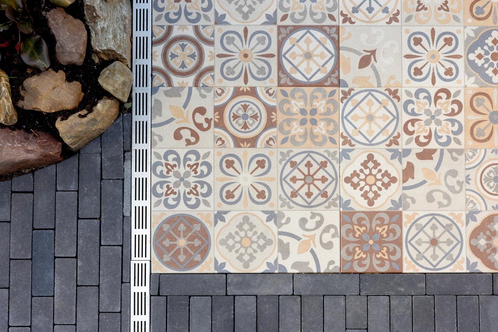 designo-60x60x3cm-mosaic-terra-3 1