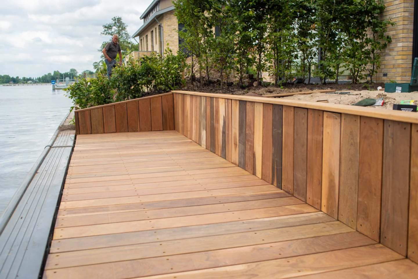 Terrasse en Ipé au bord de l'eau