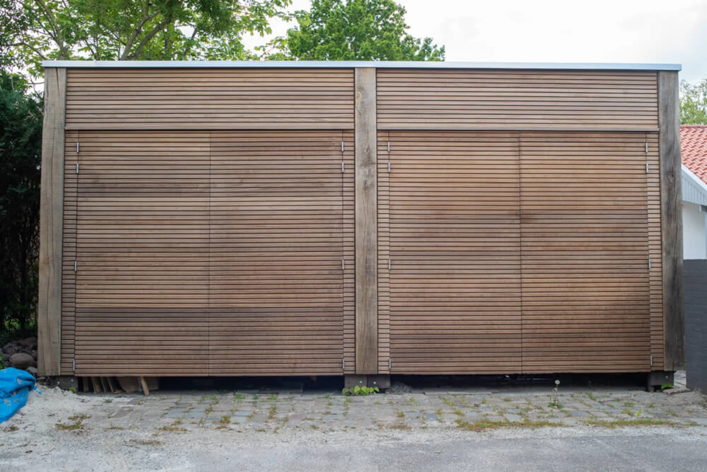 Eiken palen Luxe Schuur