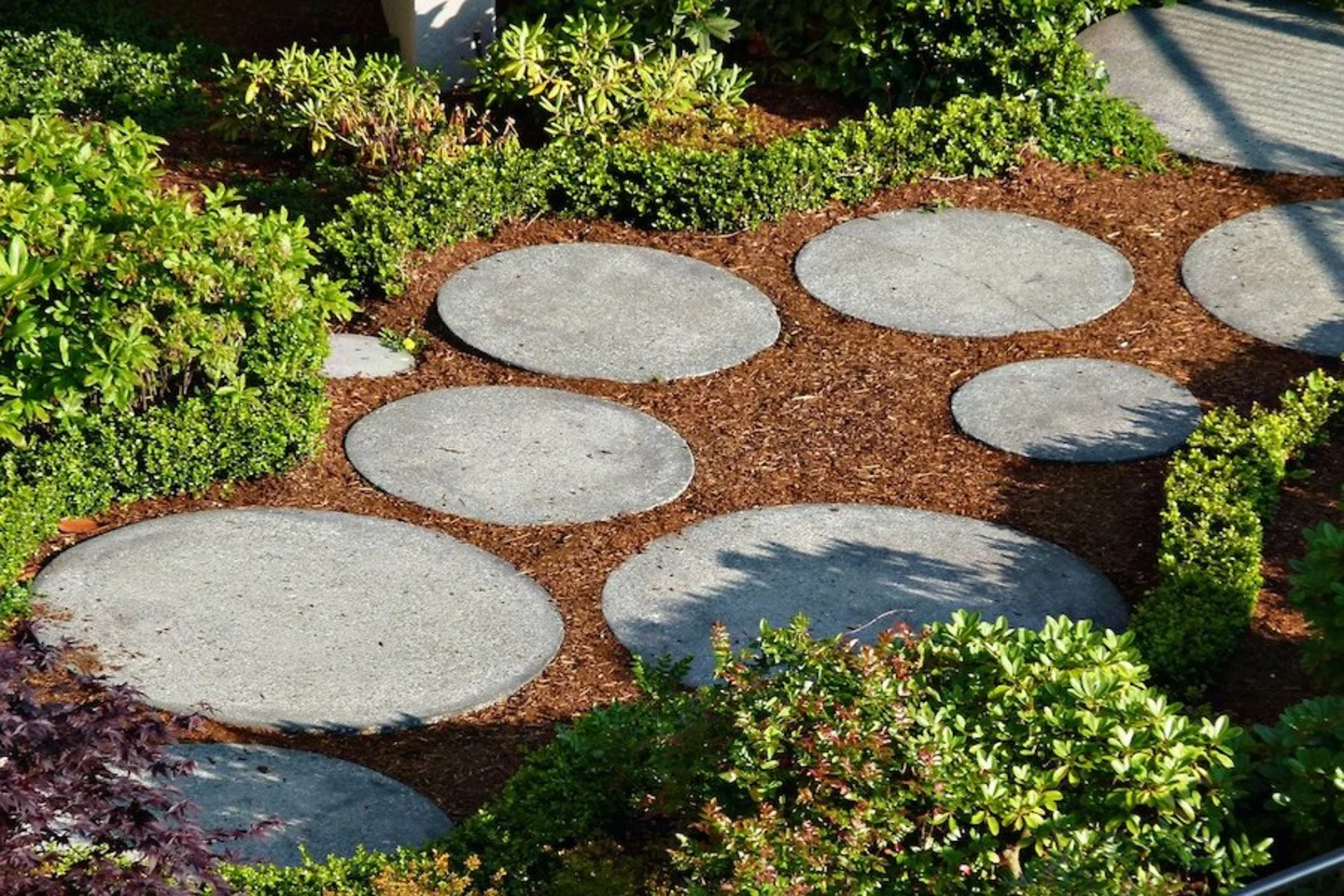Natuurlijk tuinpad duurzame tuin
