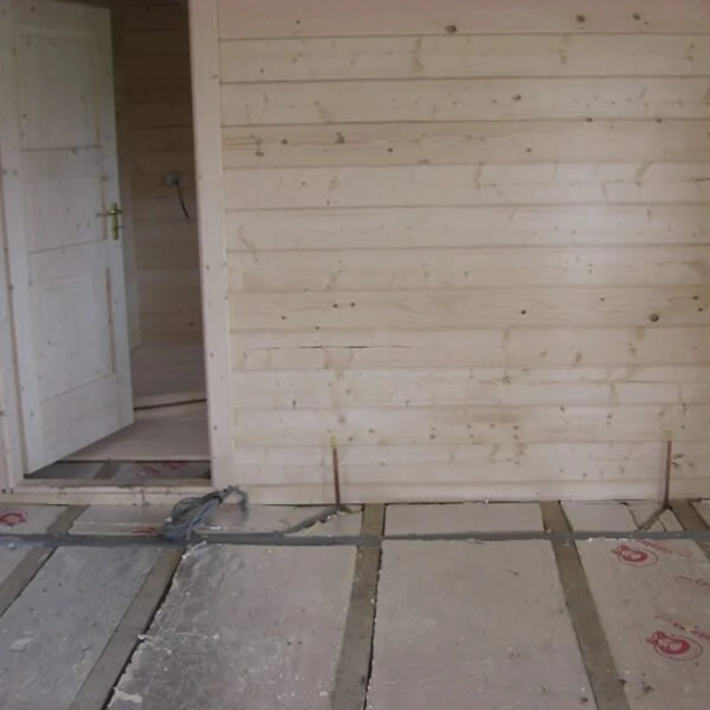 log cabin insulated floor