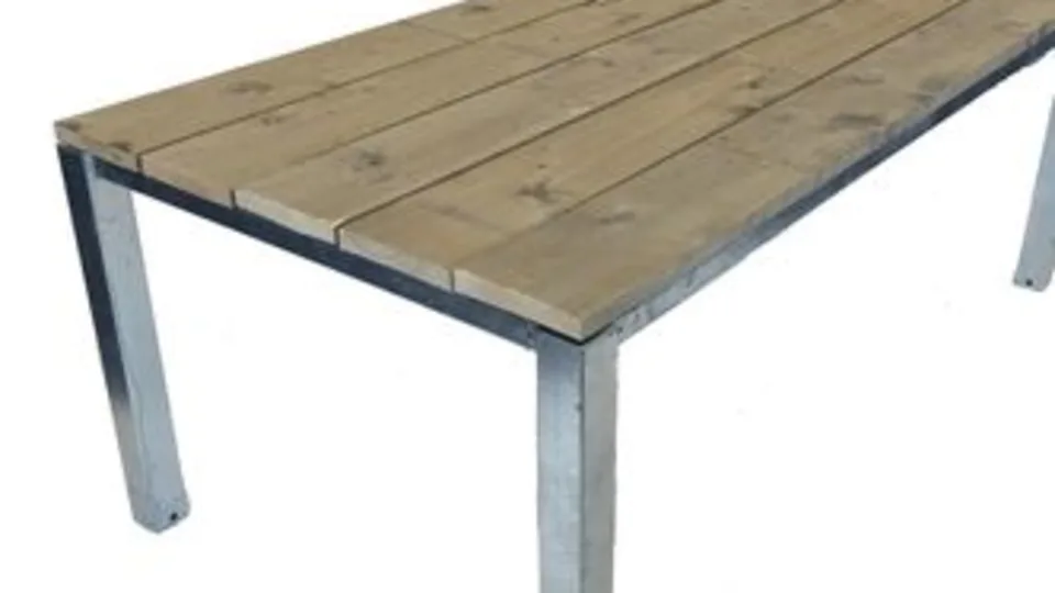 Steigerhout Tafels met stalen onderstel