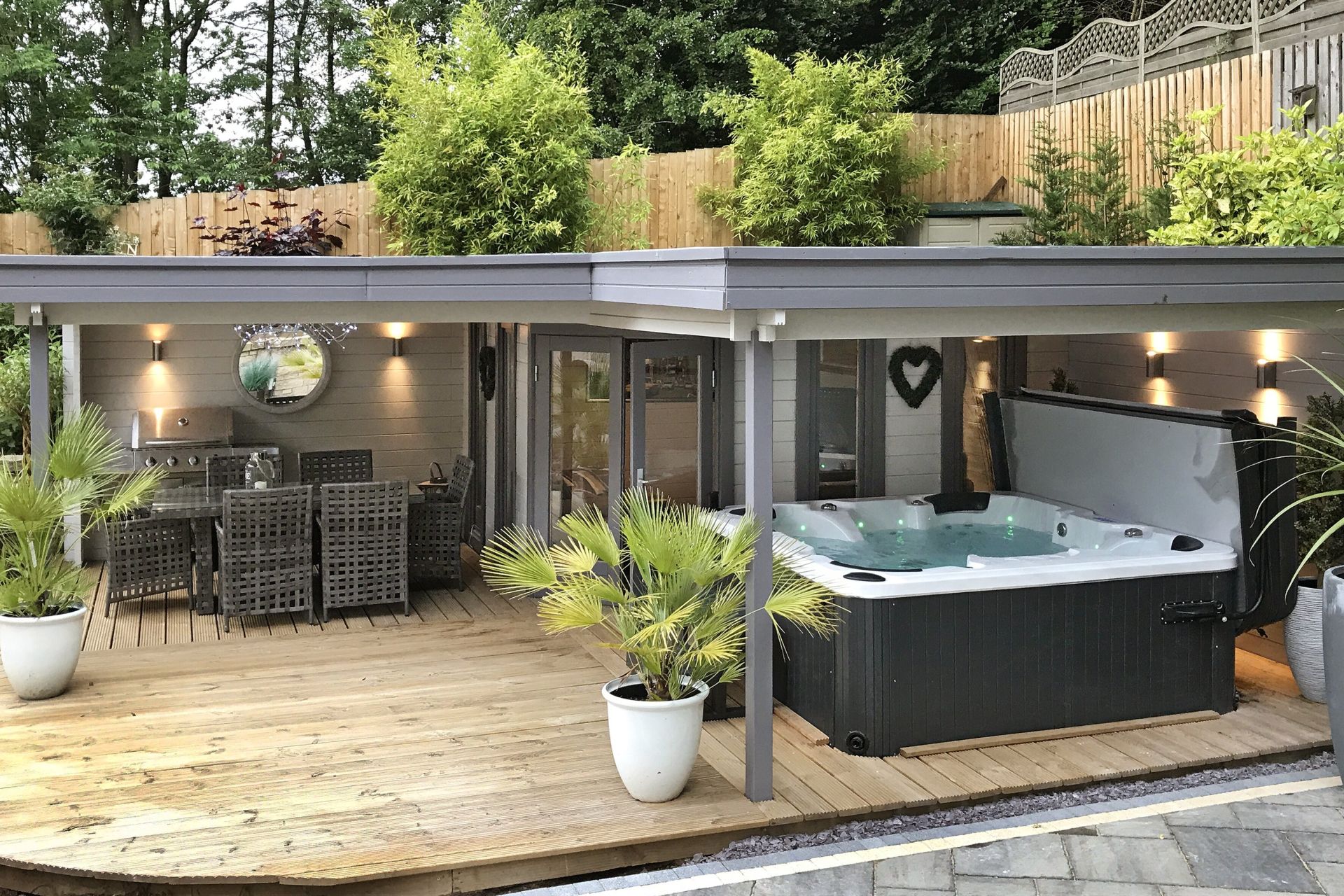 jutka log cabin with hot tub