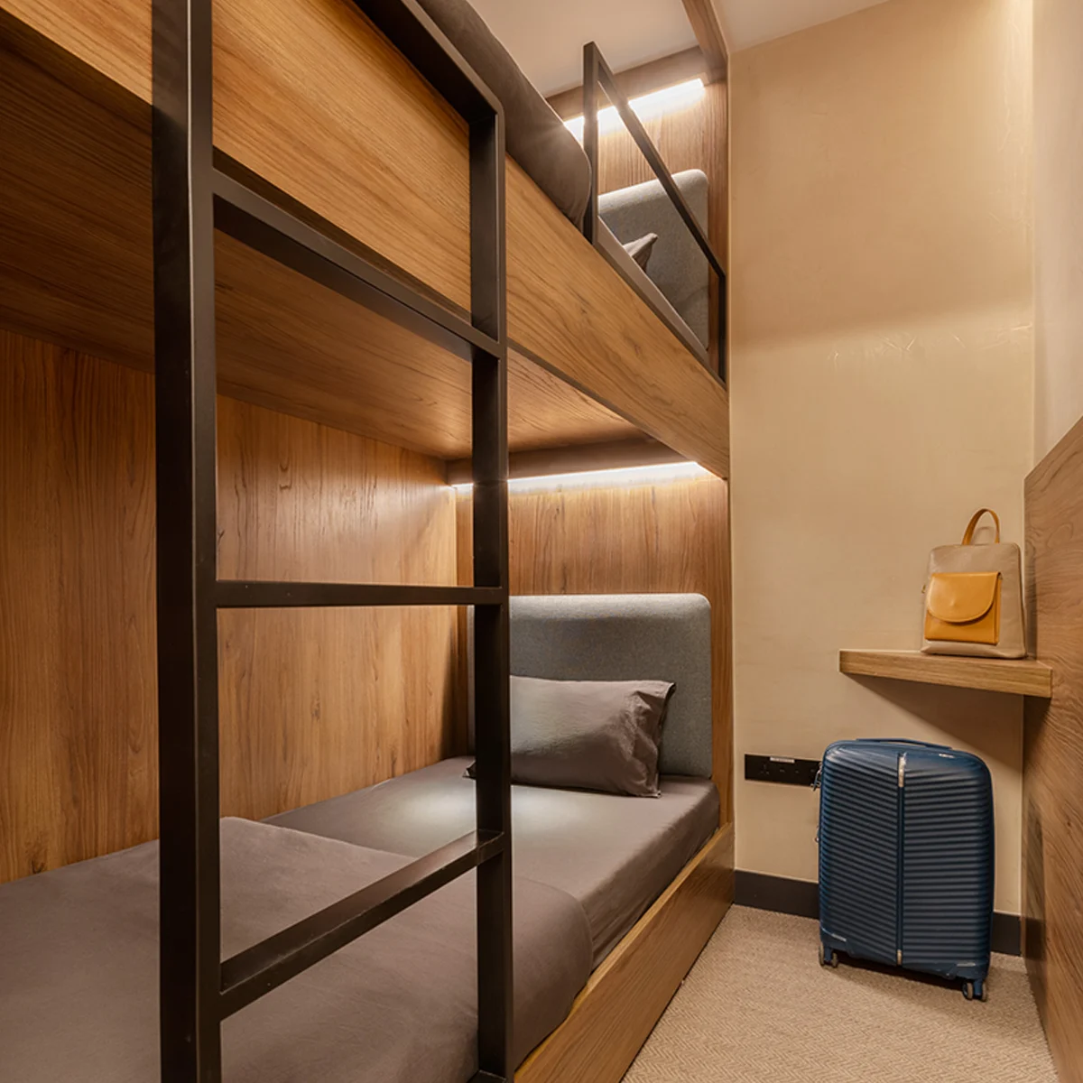 Sleepover bunk cabin 