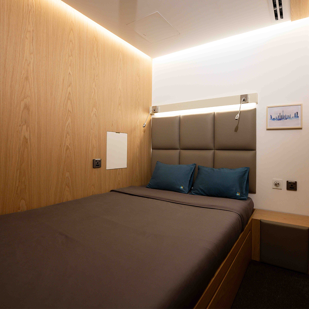 sleep 'n fly, Dubai airport, Double cabin, double room with bed
