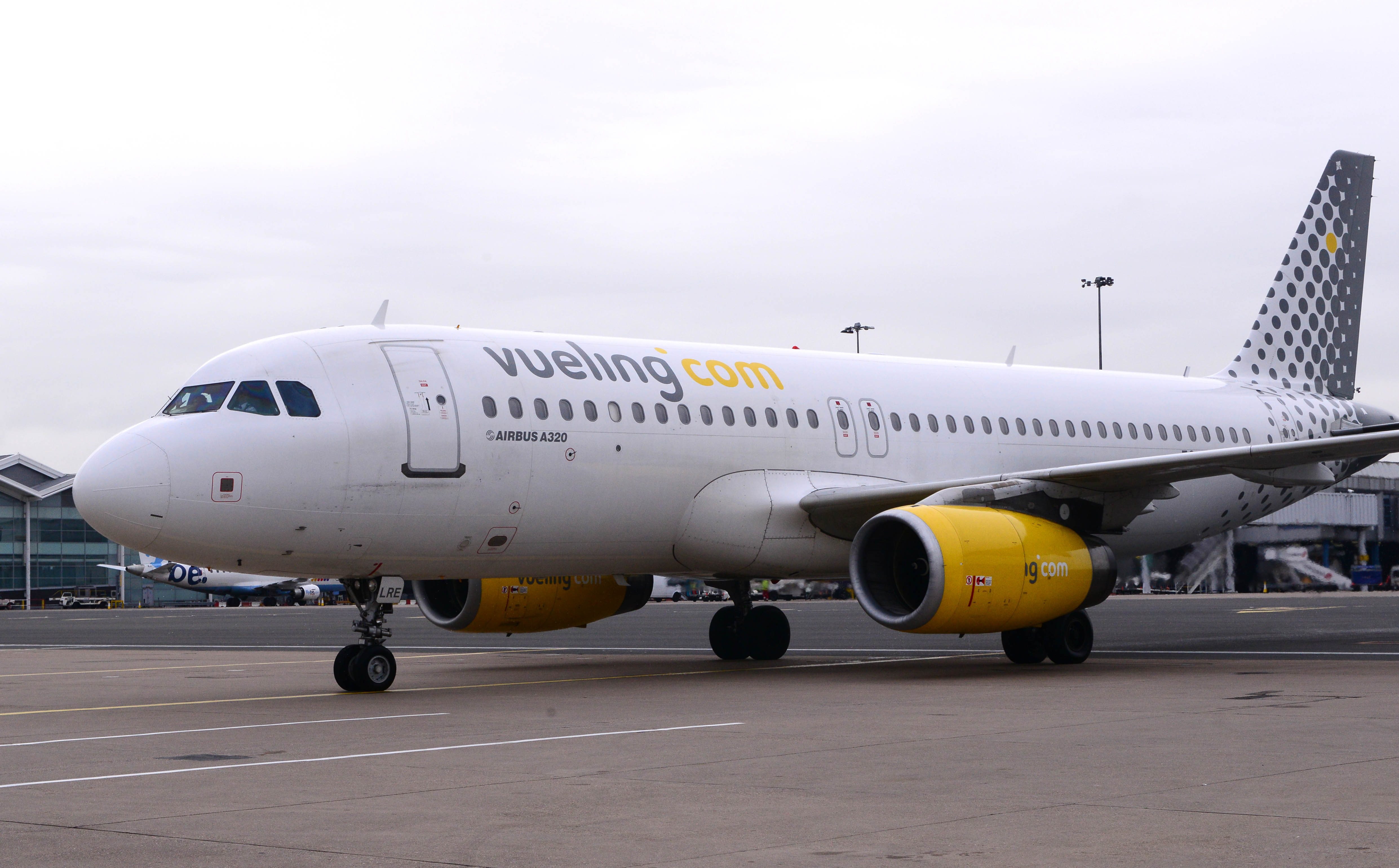 vueling_bhx_007