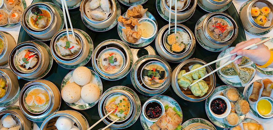 Hong Kong - traditional Dim Sum shutterstock 628640663 (890x426)