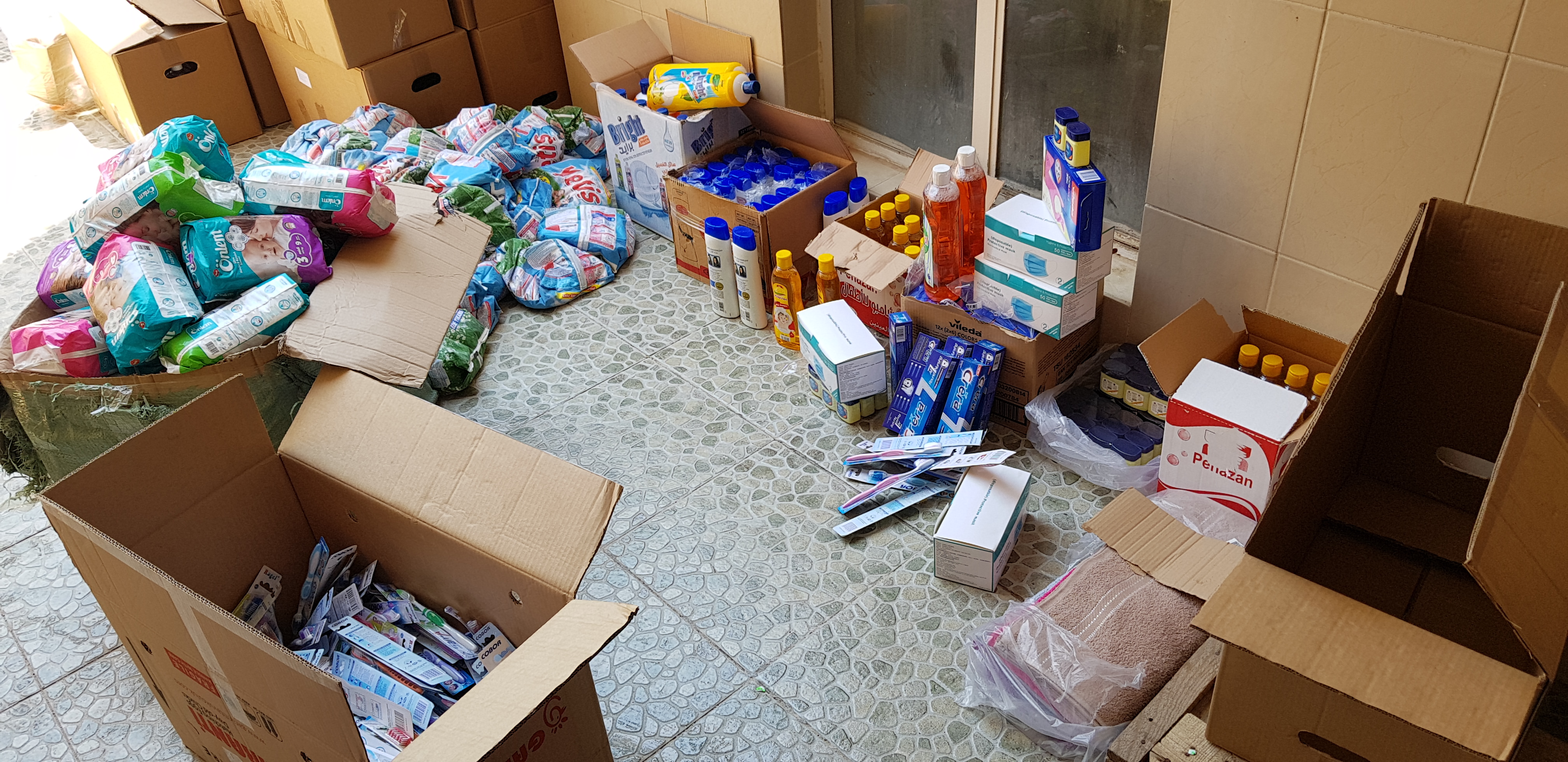 Providing hygiene kits to Syrian refugees in Erbil - Image 7