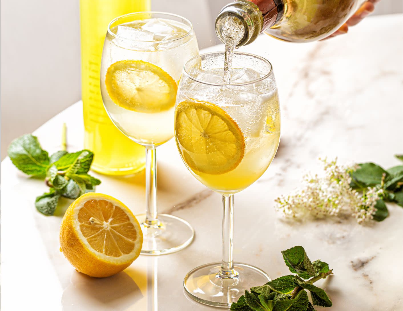 Article Content 94.4: Limoncello Spritz - Split Tout Image