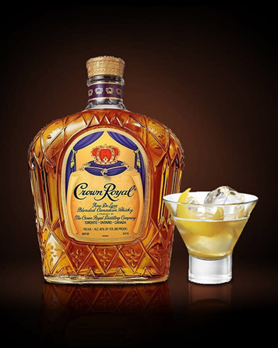 Recipe - Crown Royal Gold Rush - Featured Image