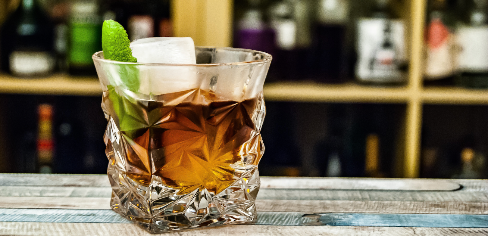 Article 80: 7 Best Cocktails to Make with Bourbon - Desktop Image