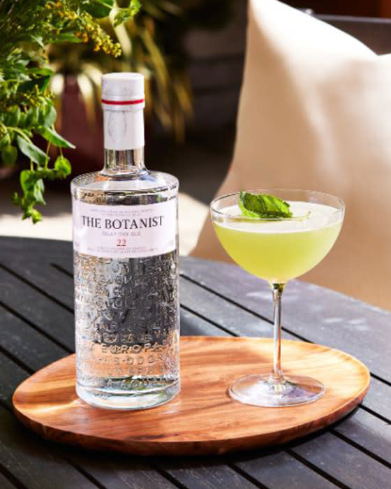 Recipe - Botanist Basil Gimlet - Featured Image