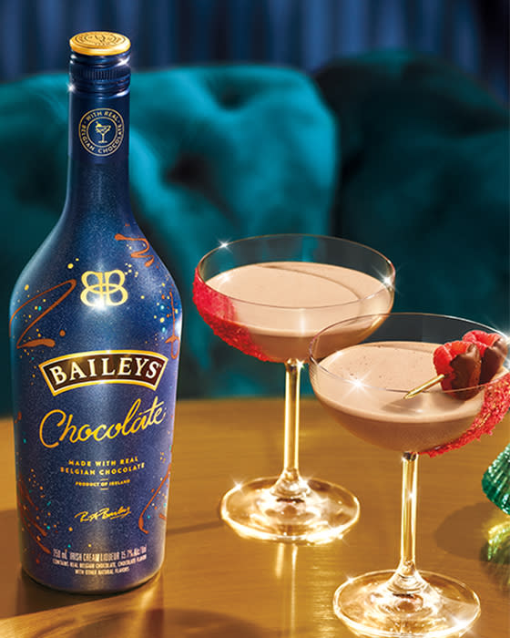 Recipe - Baileys Chocolate Raspberry Martini - Featured Image