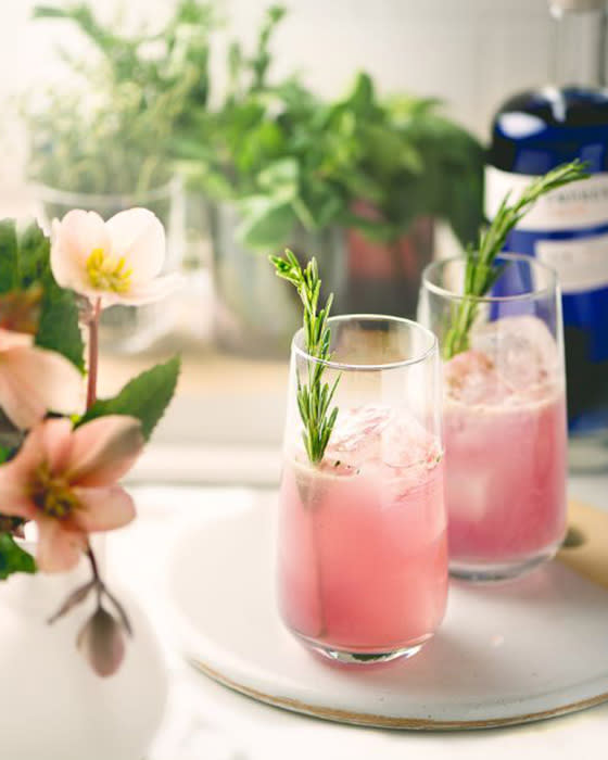 CL - Slot 1 Image Empress 1908 Gin Windsor Garden