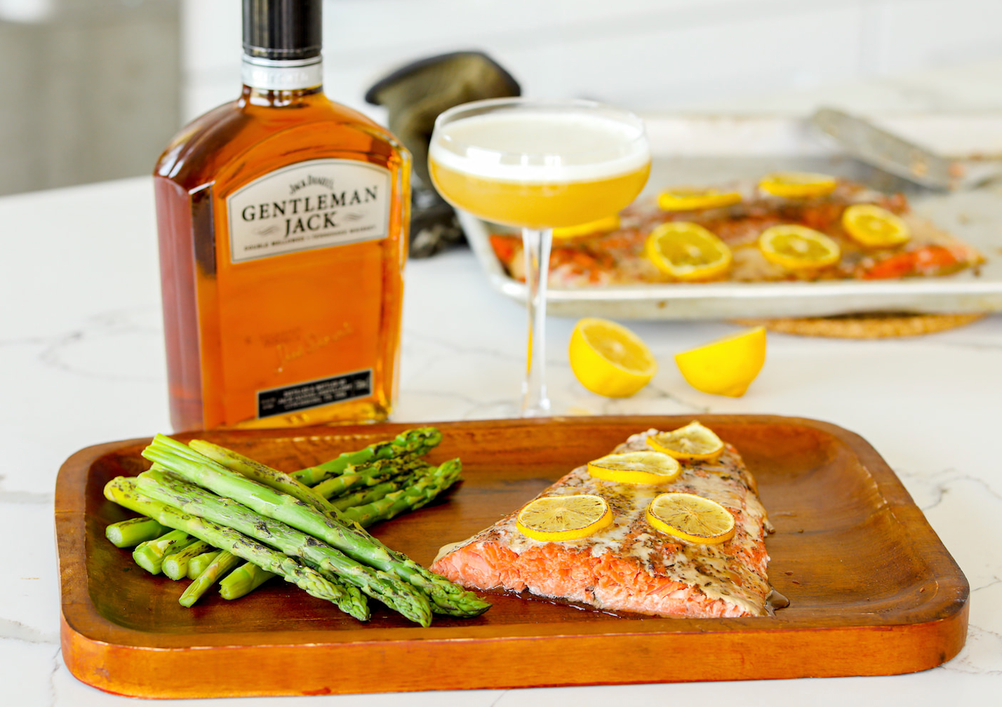 Article Content 7.4: Fish and the Whisky Sour - Split Tout Image Article Content 7.4: Fish and the Whisky Sour - Split Tout Image