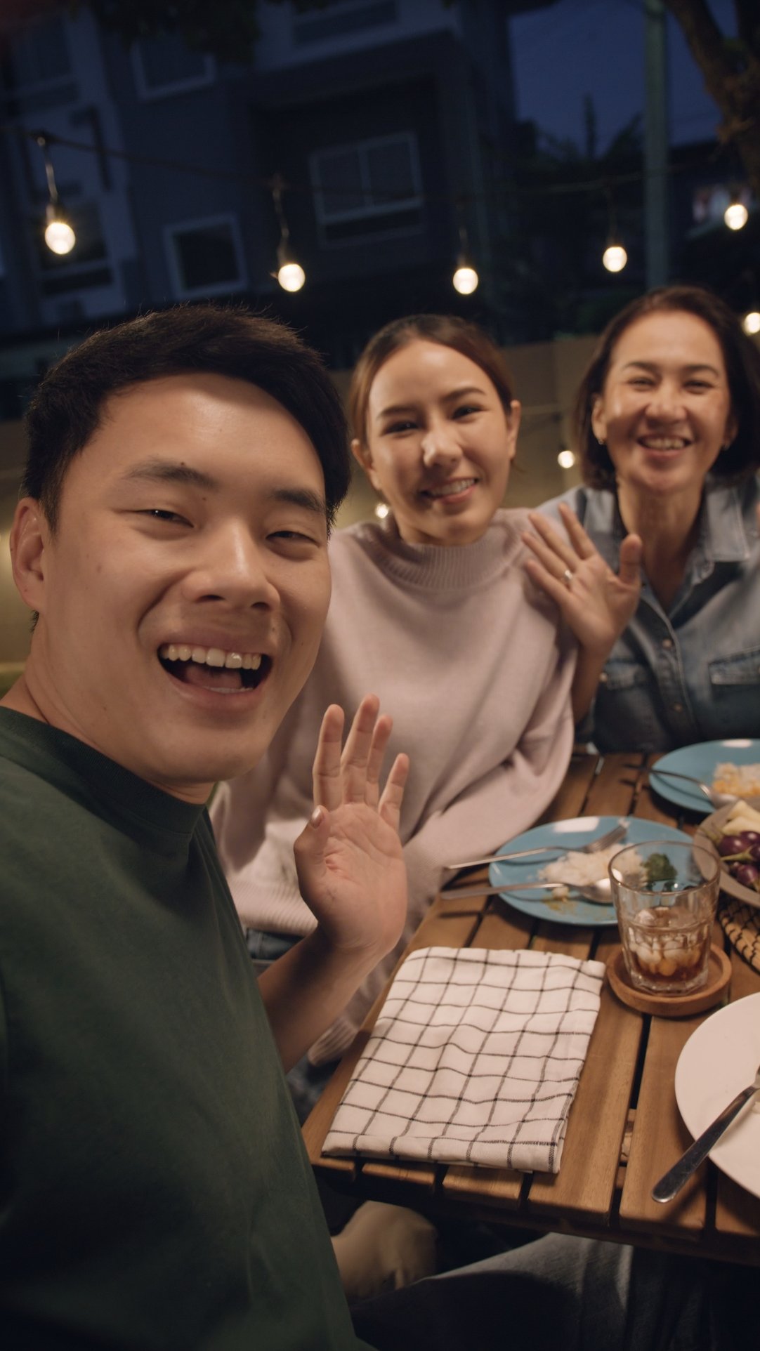 Mobility 5g Satellite Collage_mid_left