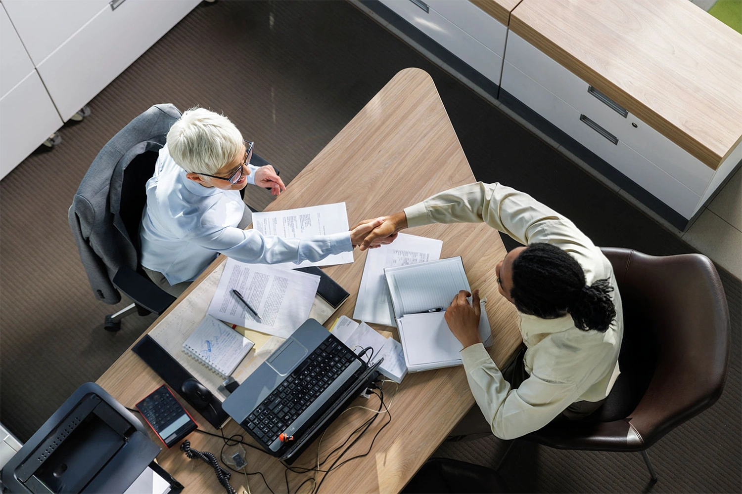 Feature List Image / Alliances / Oracle / Building A Global Team